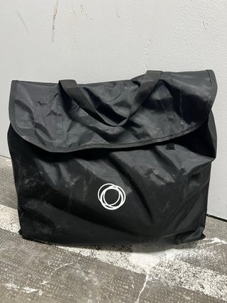 Coche  Bugaboo con funda muy buen estado