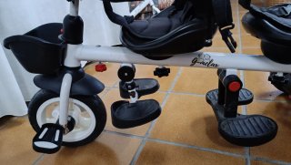 Triciclo gemelar para dos niños. Marca G-melar