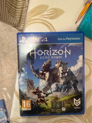 Ps4 slim + controller + 2 giochi