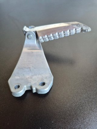 Reposapiés Derecho YAMAHA NMAX 15-24