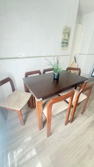 Mesa de cocina extensible de madera