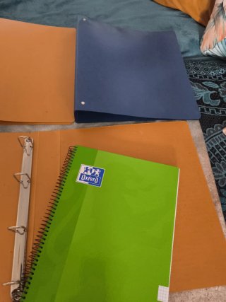 2 Libretas + Regalo 3carpetas anillas sin estrenar