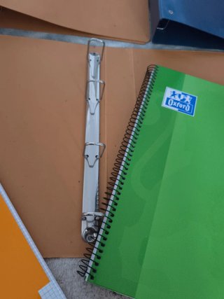 2 Libretas + Regalo 3carpetas anillas sin estrenar