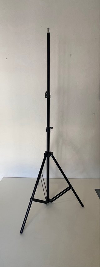 Soporte de luz trípode negro