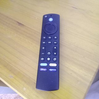TV 40" No Smart + Fire Stick