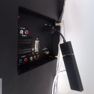 TV 40" No Smart + Fire Stick
