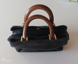Bolso piel negro con asas años 70
