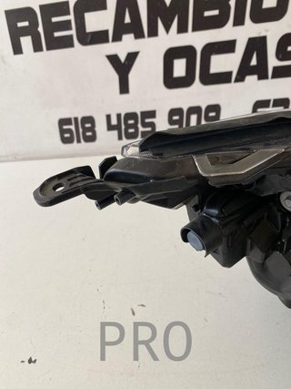 Faro Toyota rav4 usado