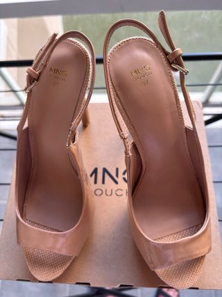 Zapatos Mango charol nude/beige talla 37