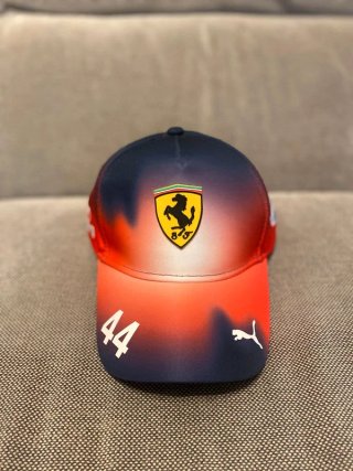 Gorra Ferrari Hamilton 44 Scuderia Ferrari 2026