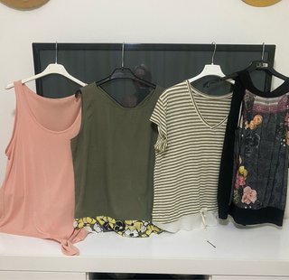 Lote 4 Camisetas Varias Marcas Talla Única