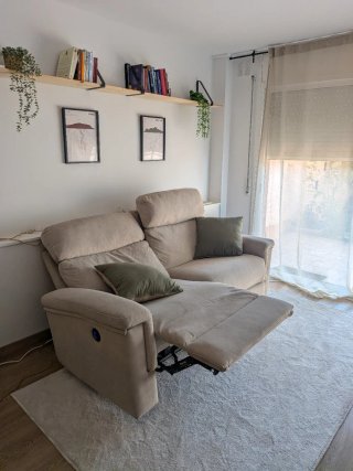 Sofá de tela beige 2 plazas