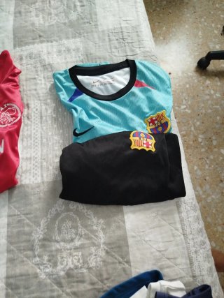 Camisetas de fútbol varias 9-10 años 5 euros cada