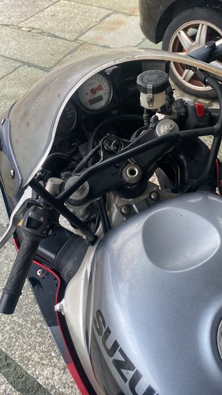 Suzuki GSX Moto Deportiva Gris/Roja