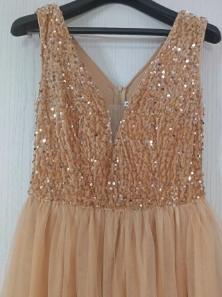 Vestito da cerimonia beige e oro