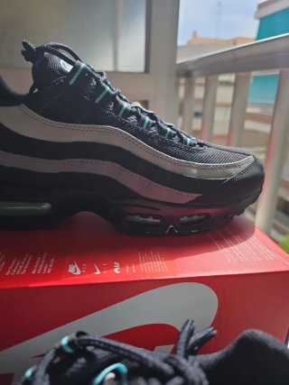 Nike Air Max 95 Negro y Turquesa