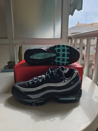Nike Air Max 95 Negro y Turquesa