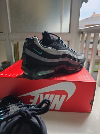 Nike Air Max 95 Negro y Turquesa
