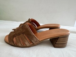 Sandalias Charola ante topo tacón medio