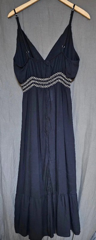 Vestido largo negro bordado boho