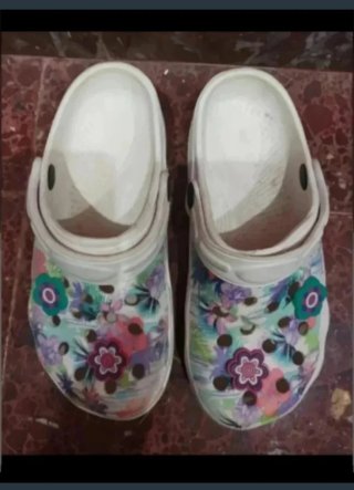Zuecos infantiles con flores