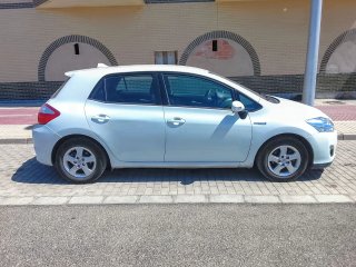 Toyota Auris 2011