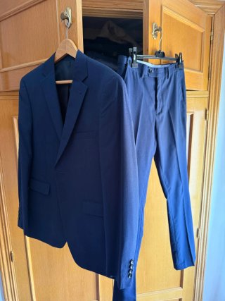 Traje azul marino talla 46