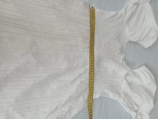 Vestido blanco con volantes