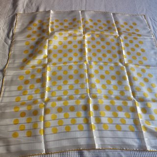 Pañuelo Pertegaz Seda Lunares Amarillo