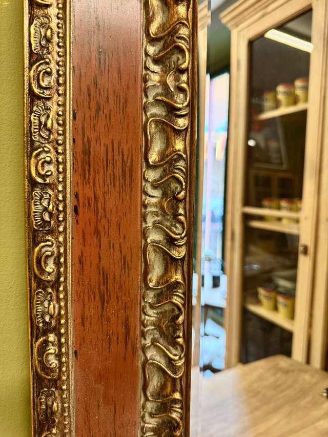 Espejo antiguo.madera tallada pan de oro. Siglo XX