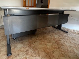 Mesa de oficina moderna