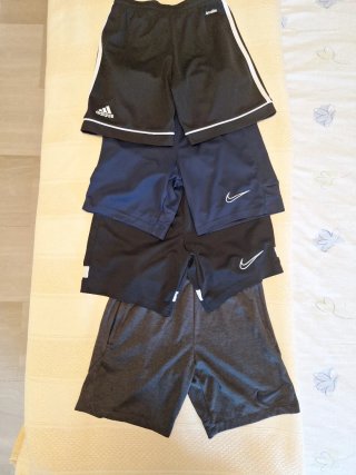 Lote 4 pantalones deportivos niño Talla M