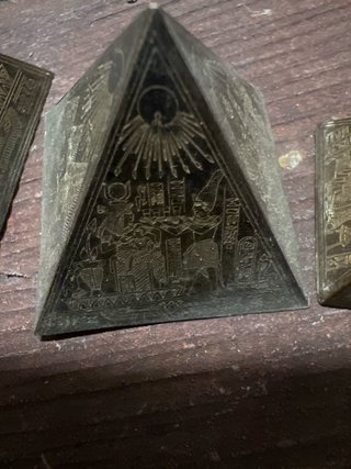 Pirámides Egipcias Talladas a Mano (Set de 5)