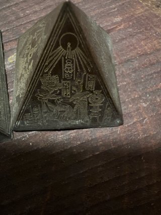 Pirámides Egipcias Talladas a Mano (Set de 5)