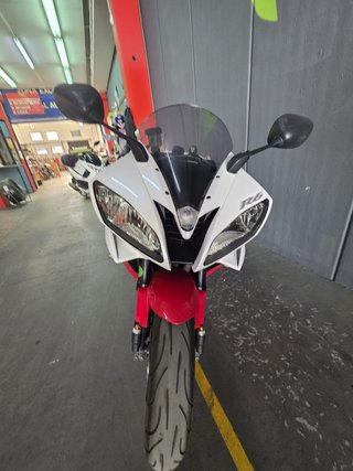 Yamaha R6 2006 Roja y Blanca