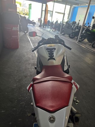 Yamaha R6 2006 Roja y Blanca