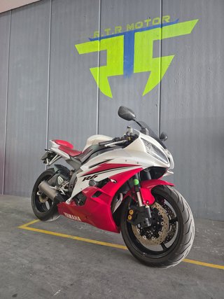 Yamaha R6 2006 Roja y Blanca