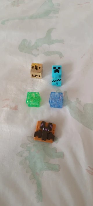 Figuras Minecraft Kinder Sorpresa