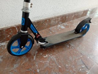 Patinete infantil azul y negro Oxelo