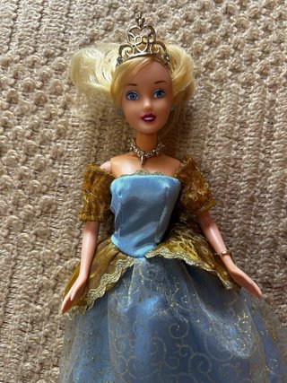 Muñeca Cenicienta Golden Glitter
