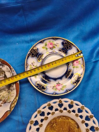 Lote 4 pratos decorativos variados
