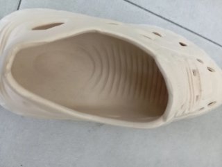 Chanclas cerradas blancas talla 37-38.