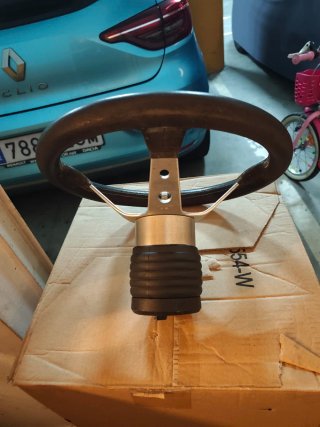Volante OMP Desplazado