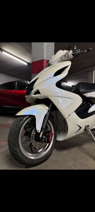 Yamaha Aerox Scooter Blanco