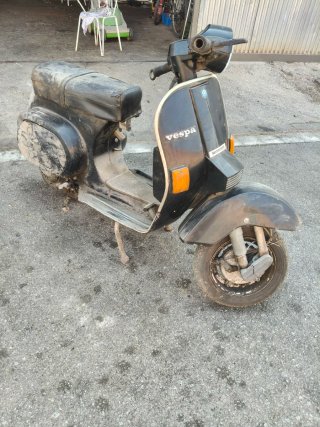 Vespa PK75-125 Negra para restaurar