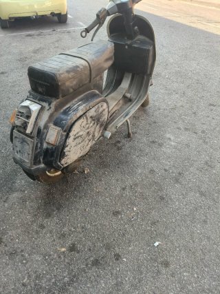 Vespa PK75-125 Negra para restaurar