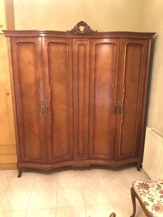 Dormitorio clásico nogal