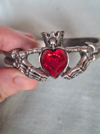 Pulsera Gótica Corazón Rojo Alchemy