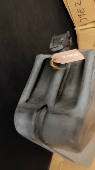 Bidón Jerrycan militar gris decoración colección
