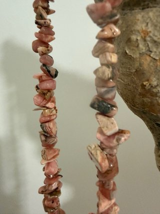 Collar largo Rodocrosita natural chips